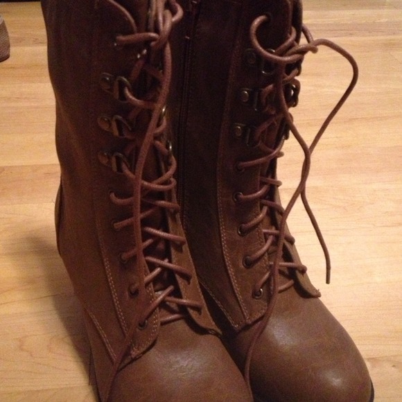Mocha boots