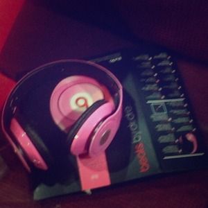Beats by Dre pink