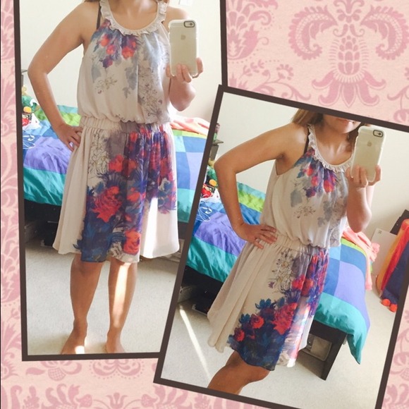 💰REDUCED💰🌟HOST PICK🌟Floral Summer Dress - Picture 4 of 4