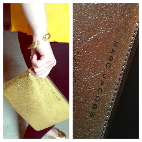 ⤵️{ Marc Jacobs Clutch } PEWTER METALLIC Leather - Picture 4 of 4