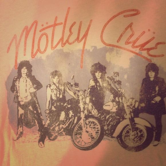 Motley Crüe tee! Girls girls girls!!