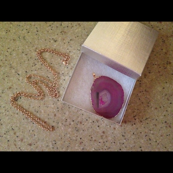 🚫Sold in bundle🚫Fuchsia Druzy Agate Necklace - Picture 2 of 4