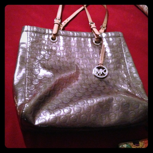 SALE AUTHENTIC !!!