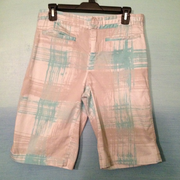 Bermuda Shorts - Picture 1 of 2