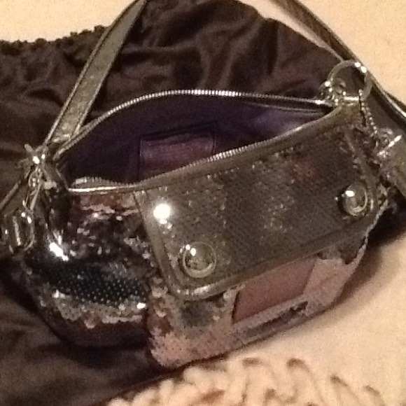 Coach - Picture 3 of 4