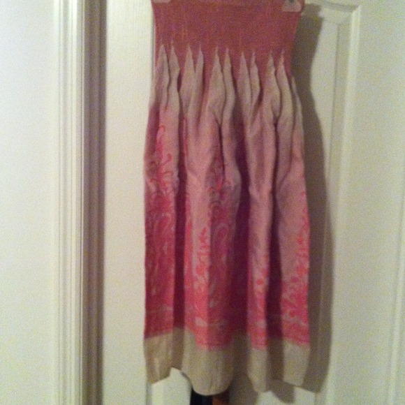 Dresses & Skirts - Strapless dress