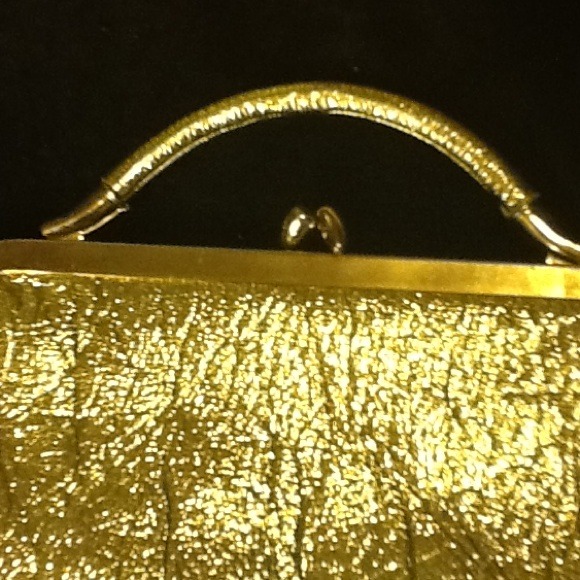 VINTAGE GOLD HANDBAG/CLUTCH - Picture 2 of 3