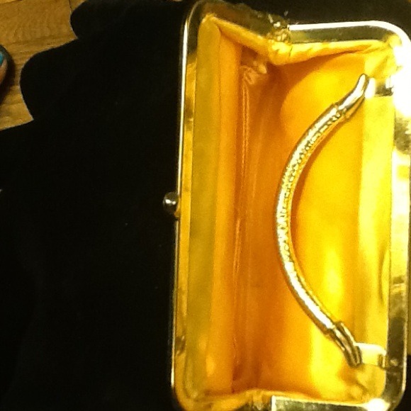VINTAGE GOLD HANDBAG/CLUTCH - Picture 3 of 3