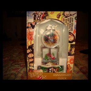 Really Cute Wizard of Oz Anniversary Clock