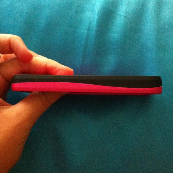 Hard iPhone 4/4s case--pink and black! - Picture 4 of 4