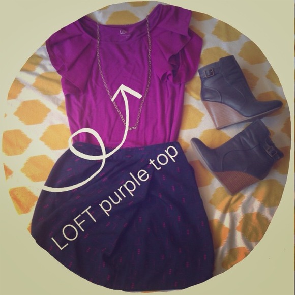 ❌Sold in bundle❌ Loft purple top