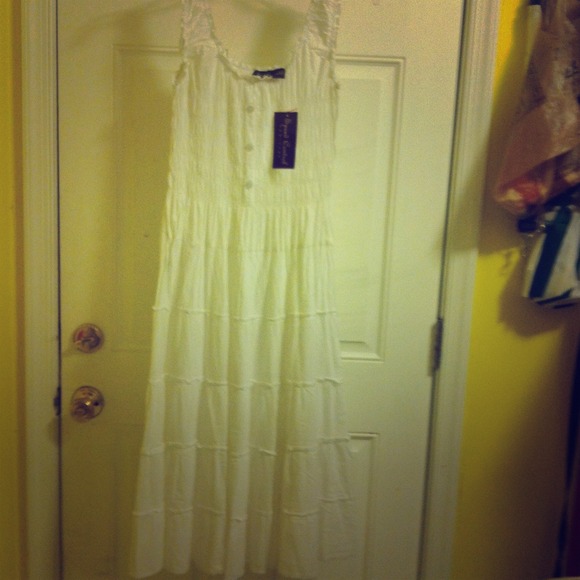 NWT beautiful white sundress