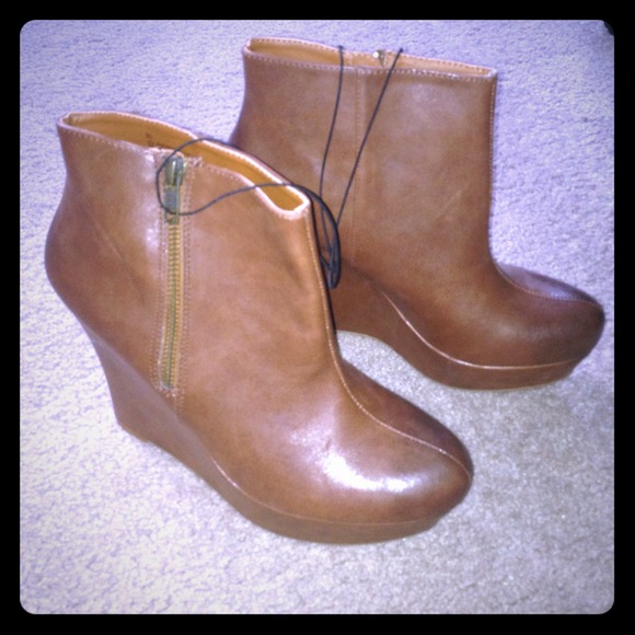 Women's brown/dark tan wedges/wedge boots 9.5 NEW