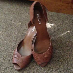🔴REDUCED🔴Light brown heels