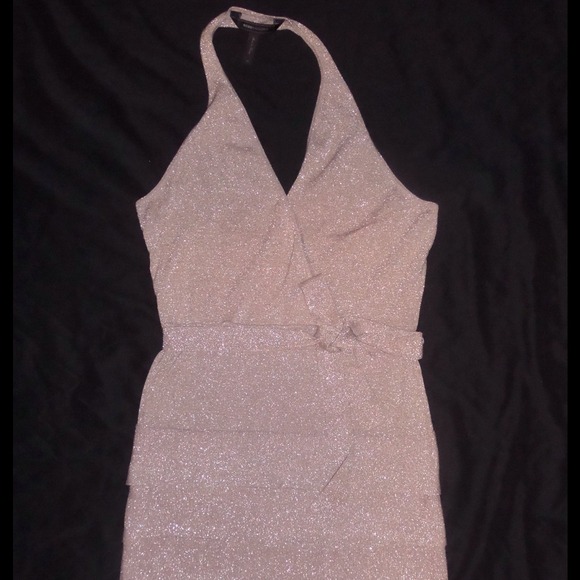 🌼 BCBG IVANKA DRESS SIZE M 🌼