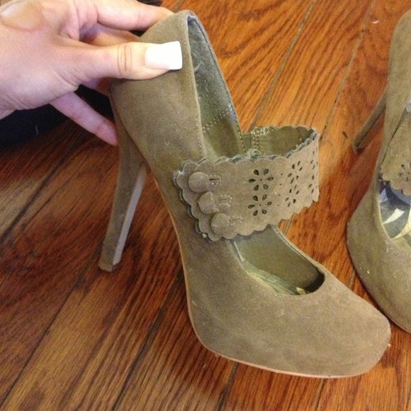 SELLING 2 pairs of HEEELS!!! GREAT BUNDLE 😁👌 - Picture 2 of 3