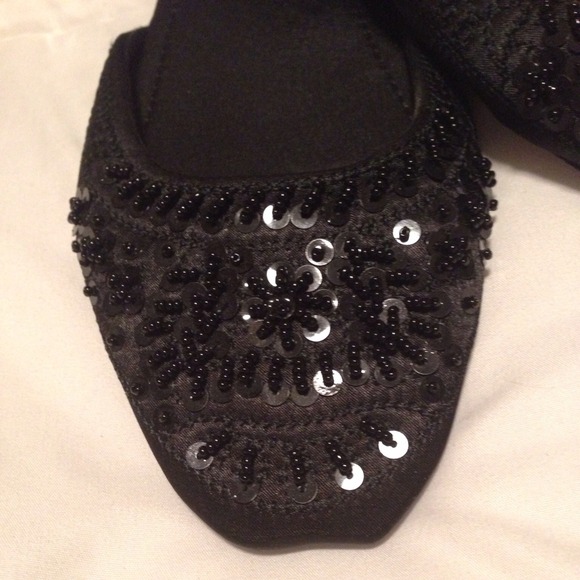 Sold Cute bundle of two slippers - Picture 3 of 3