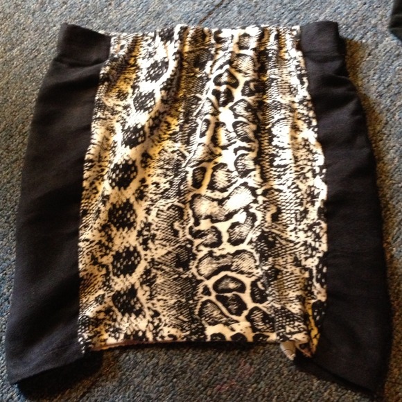 H&M printed bodycon skirt