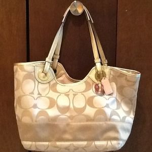 PRICE CUT / Coach purse make me an offer!