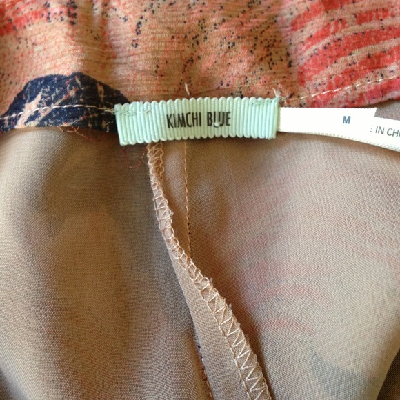 Donated! Flowered silk shorts - Picture 3 of 3