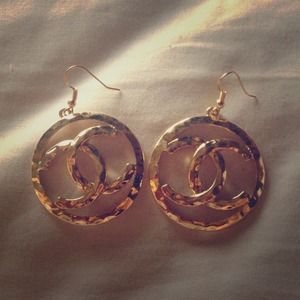 Gold tone CC earrings