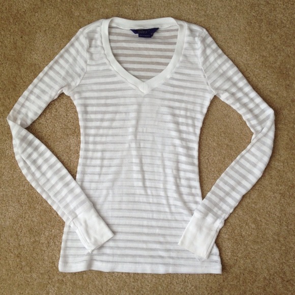 Long Sleeve V-Neck Burnout Waffle Tee - Picture 2 of 3