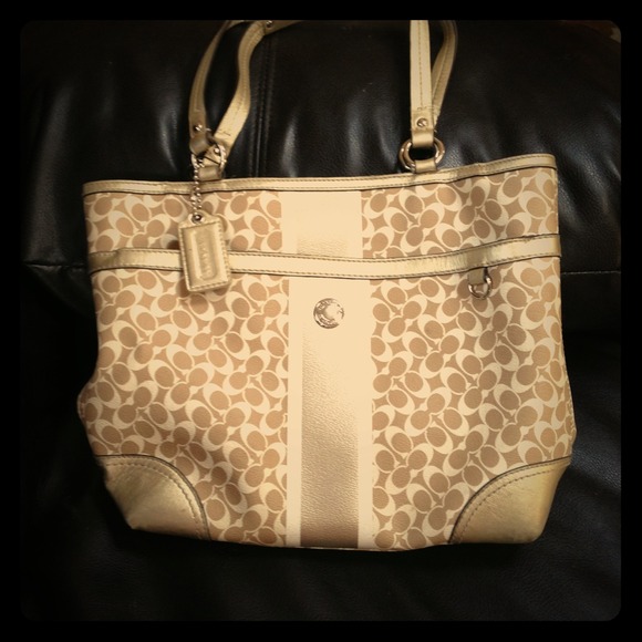 Authentic coach purse