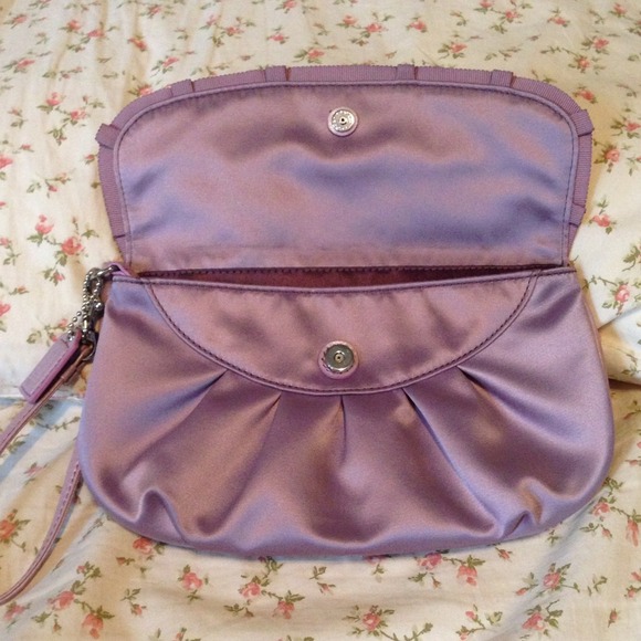 Coach Mauve Large Wristlet Clutch - Picture 2 of 4