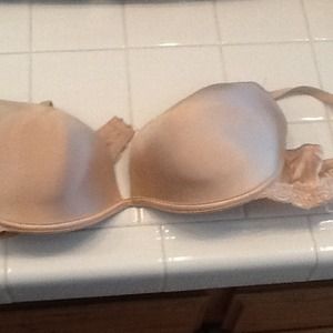 Fredrick's of Hollywood tan bra great condition