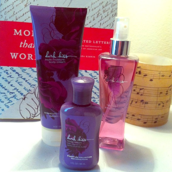 🚫SOLD IN BUNDLE🚫Bath and Body Works "Dark Kiss"