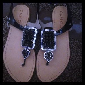 Size 8 dressy diamond flip flops