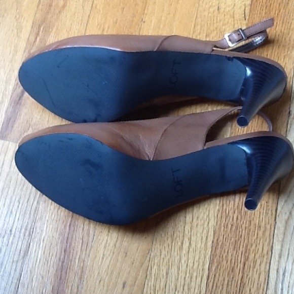 Sexy, caramel brown, peep toe heels! - Picture 3 of 4