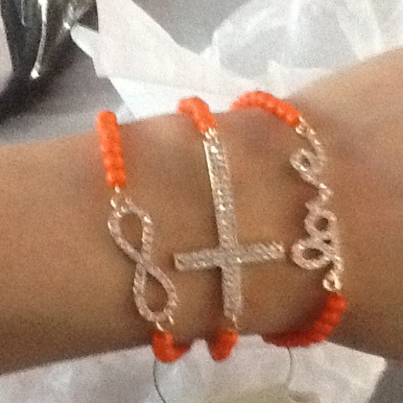 Love cross in Infiniti Orange beaded bracelet - Picture 1 of 2