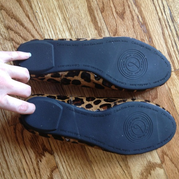 **HOLD** Calvin Klein Jeans leopard flats - Picture 2 of 4