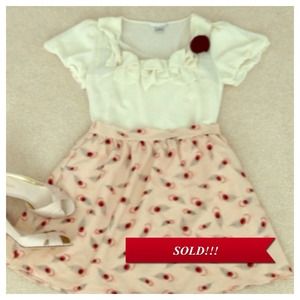 SOLD in bundle! sheer blouse w/rosette appliqué