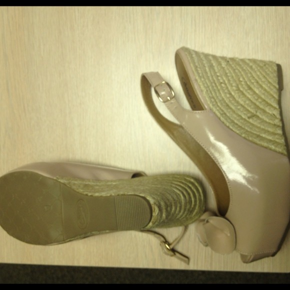 Bundle !!!! sold!!!!! Candies pale pink wedges - Picture 2 of 4