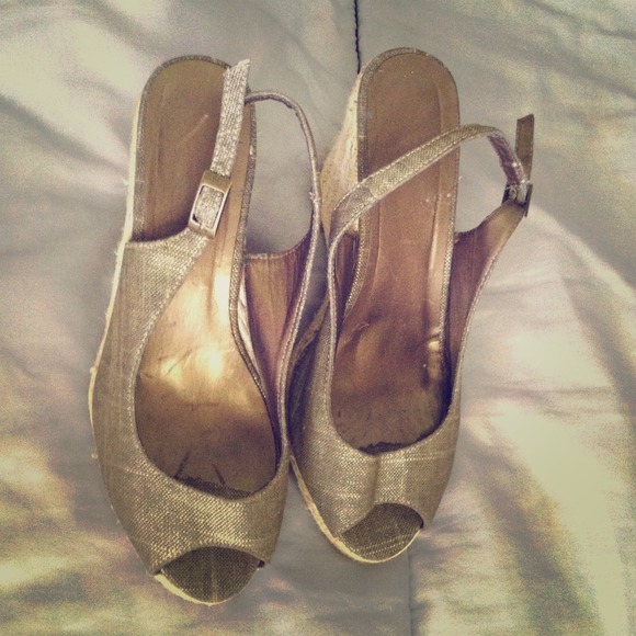 Platform wedge peep toe
