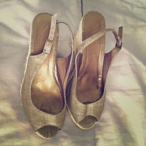 Platform wedge peep toe