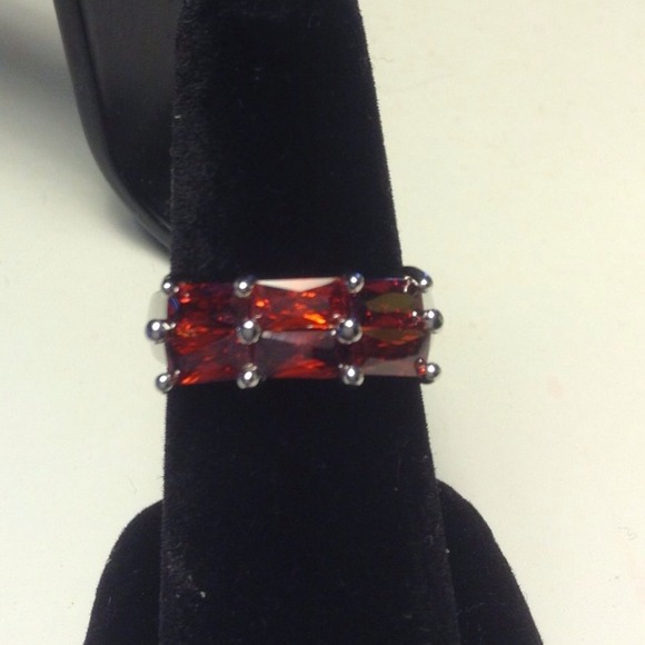 Jewelry - 082 Red Garnett ring platinum plated