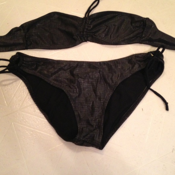 Swim suit - Picture 1 of 3