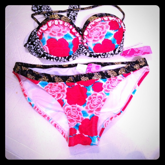 Swim suit - Picture 1 of 2