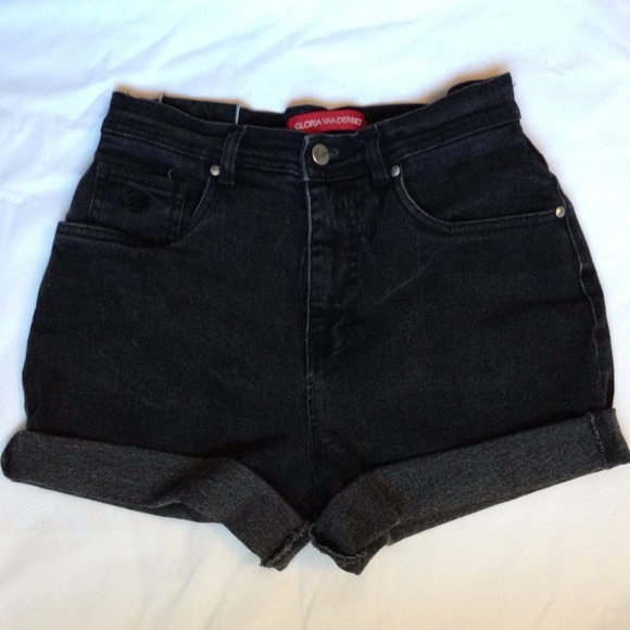 ⛔SOLD⛔ Black denim high waisted shorts - size 8