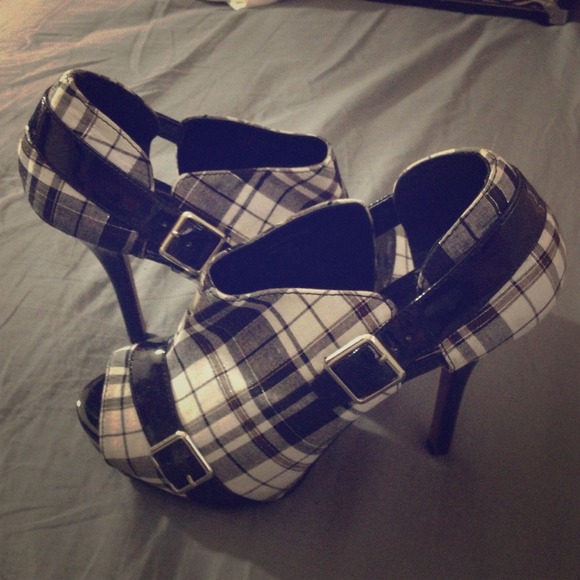 Black and white plaid heels