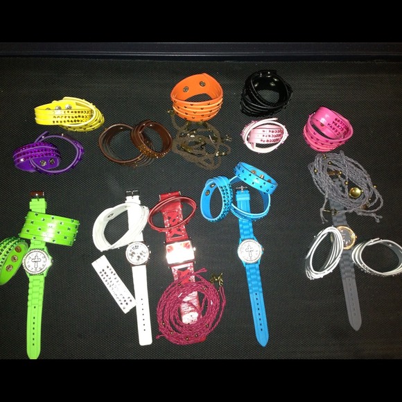 Can sell per pieces or bundle your favorites! - Picture 2 of 4