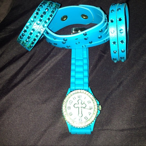 Can sell per pieces or bundle your favorites! - Picture 4 of 4