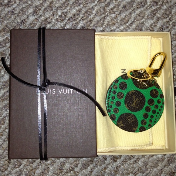 ⛔Sold on EBay ⛔ LouisVuitton Yayoi kusama key