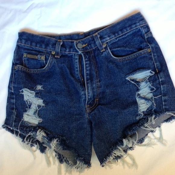 ⛔SOLD IN BUNDLE⛔ distressed high waisted shorts