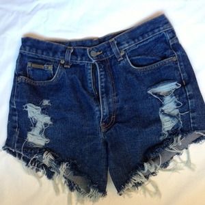 ⛔SOLD IN BUNDLE⛔ distressed high waisted shorts