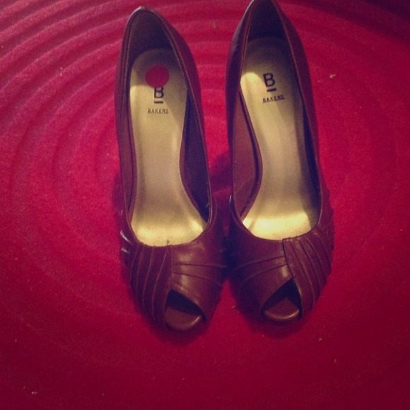 Beautiful brown bakers shoes