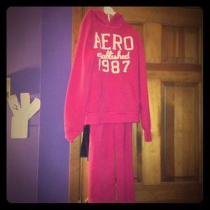 Pink Aeropostale sweatsuit